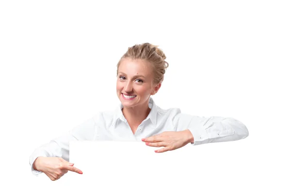 Werbebanner. Geschäftsfrau zeigt auf leere Plakatwand. — Stockfoto