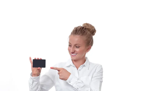 Donna d'affari punta il dito contro la carta di credito — Foto Stock