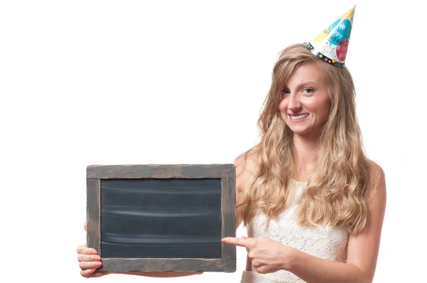 Menina feliz bonita com placa de giz na festa de aniversário celebração . — Fotografia de Stock