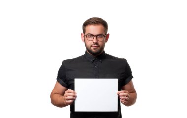 Boş kağıt kartı işaret gösteren iş adamı