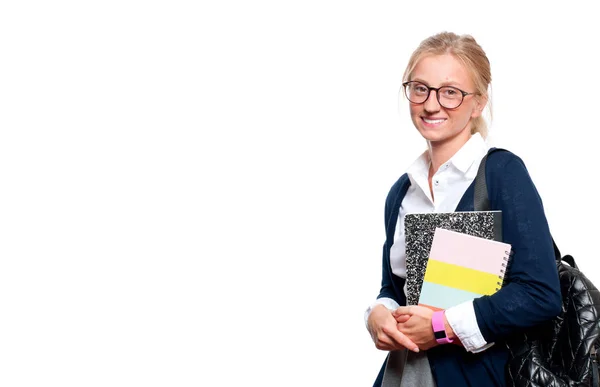 Joyeux jeune étudiante tenant des livres. Retour à l'école — Photo