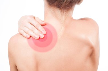 Kadın boyun ağrısı vardır. Neckache acı kadın