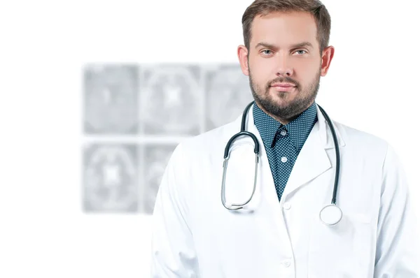 Manlig läkare med stetoskop. Hälso-och sjukvård — Stockfoto
