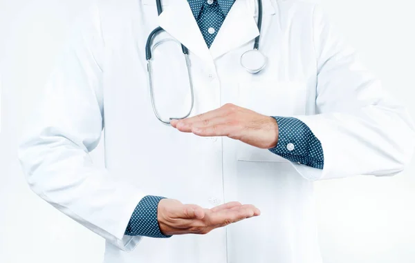 Male Doctor with Stethoscope in hospital. — Stock Photo, Image