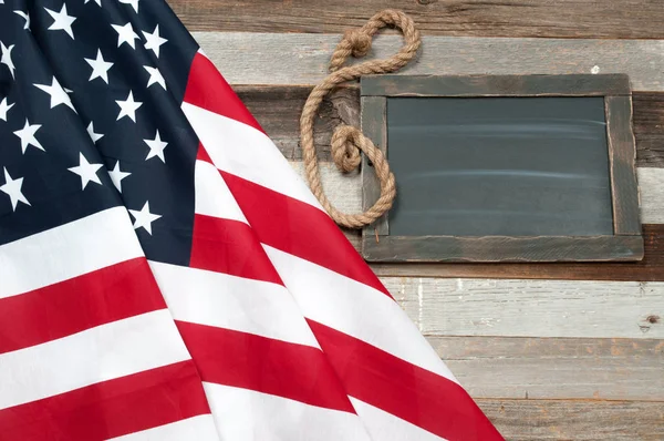 Bandera de USA. Bandera americana sobre fondo de madera . — Foto de Stock