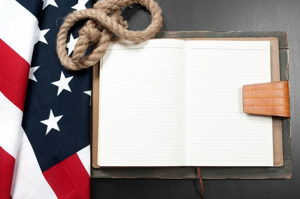 ABD bayrağı. Ahşap arka plan üzerinde Amerikan bayrağı.