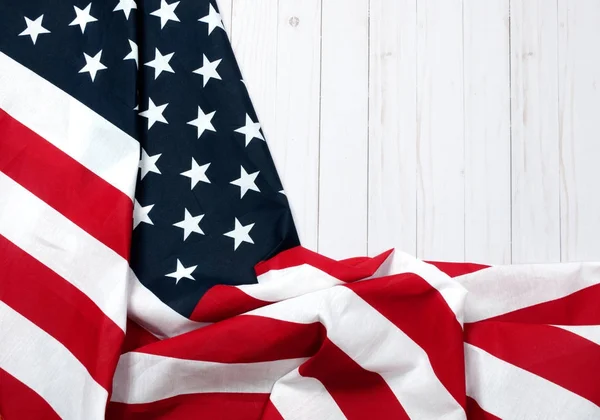 Прапор США. Американський прапор на фоні деревини. — стокове фото