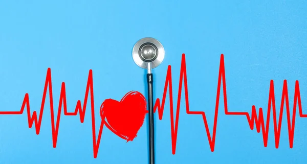 Stetoscopio medico e cuore rosso con cardiogramma. Concetti sanitari — Foto Stock