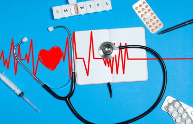 Tıbbi maddeler, stetoskop ve hapları ile doktor tablo