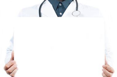 Doktor holding kartı wtite arka plan üzerinde