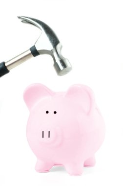  yaklaşık kumbara parçalamak için çekiç 