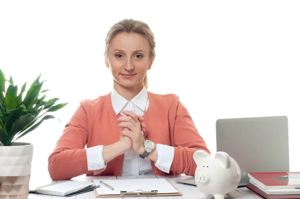 Business woman sitting at the table in office — Stock Photo, Image