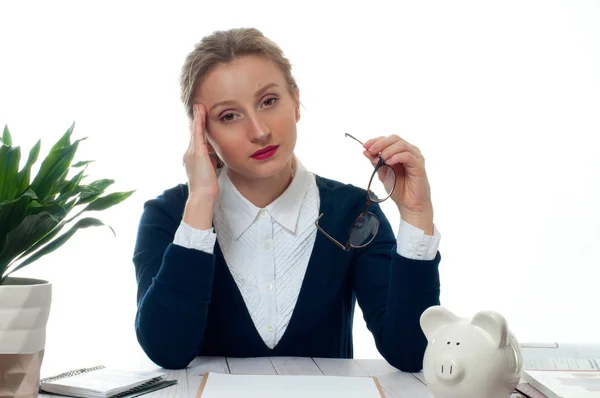 Businesswoman working at office desk is having an headache — Stock Photo, Image