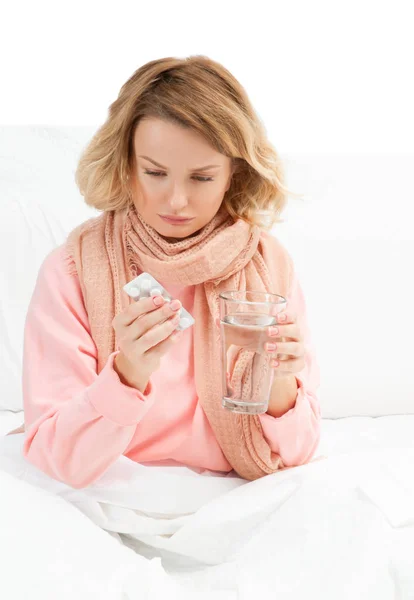 Woman having a cold, flu. Sore throat and coughing — Stock Photo, Image