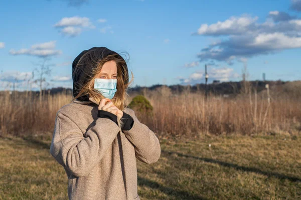 Coronavirus Contaminación Atmosférica Concepto Pm2 Mujer Con Máscara Protección Contra —  Fotos de Stock