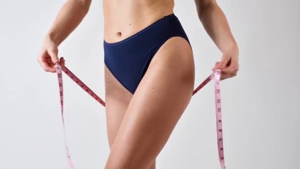 Cuidado Pele Creme Celulite Mulher Com Corpo Perfeito Aplicando Loção — Vídeo de Stock