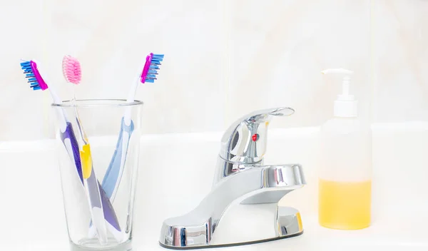 Dental Hygiene Tooth Brushes Glass Bathroom — Stock Photo, Image