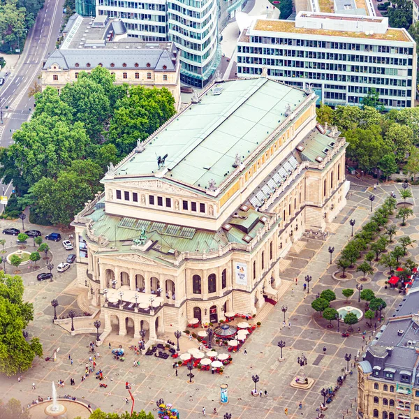 Frankfurt Um Main, Alemania 21-julio-2018 - Vista superior del edificio de la Ópera Vieja / Ópera de Alte / . — Foto de Stock