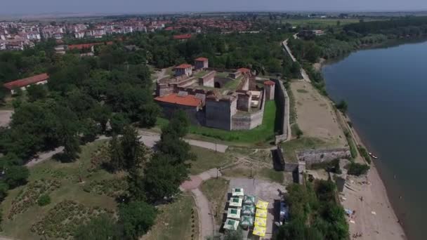 Antenne der Festung Baba Vida an der Donau — Stockvideo