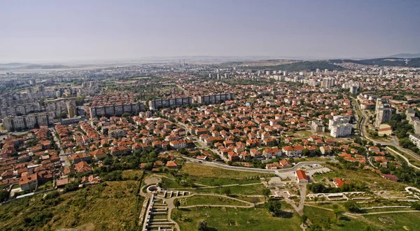 Luchtfoto van Sliven, Bulgaria — Stockfoto