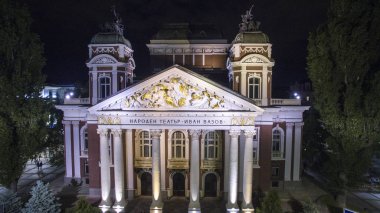 Ivan Vazov Nationa tiyatro hava görünümünü geceleyin, Sofia, Bulgaristan