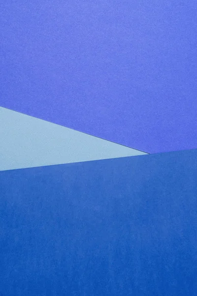Farbpapiere Geometrie flache Zusammensetzung Hintergrund mit Blautönen — Stockfoto