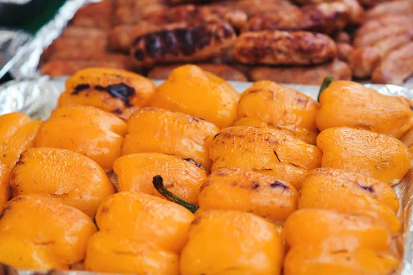 Grilled Yellow Peppers Closeup Street Food Vegan Festival Grilled Vegetables — Stock Photo, Image