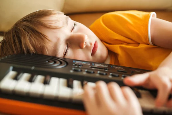 Cute Child Tired Learning Play Synthesizer Little Dreamer Want Musician — Stock Photo, Image