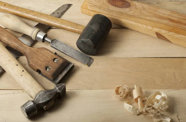 Strumenti di costruzione su sfondo in legno.Copia spazio per il testo . — Foto Stock