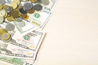 Ahşap arka plan ve kopya alanı metin için para. Ekonomi kavramı.