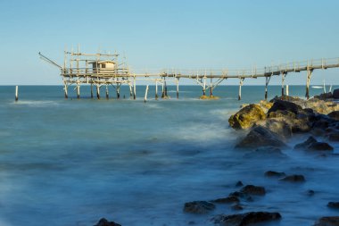 Platformu trabucco San Vito Chietino, Abruzzo, İtalya içinde olarak bilinen Balık tutma