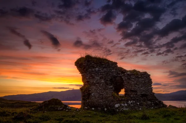 Achadun kasteel zonsondergang — Stockfoto