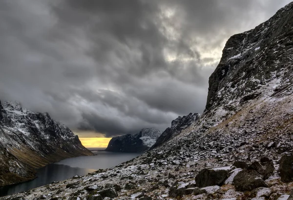 Kjerkfjorden fırtınalı kış — Stok fotoğraf