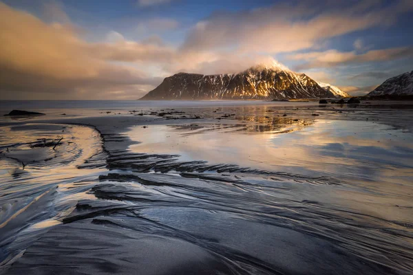 Hustinden plaj gündoğumu