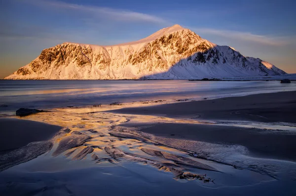 Hustinden 山の夕日 — ストック写真