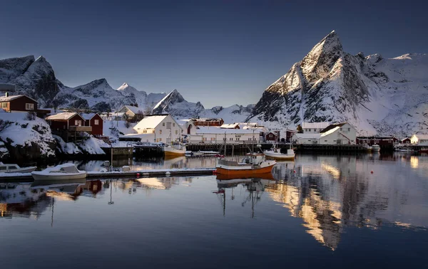 Hamnoy Hafen winter — Stockfoto