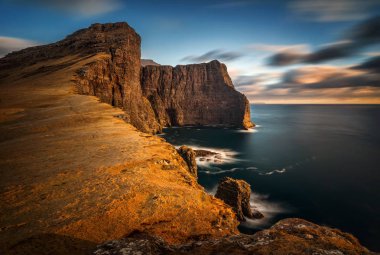 Vagar cliffs