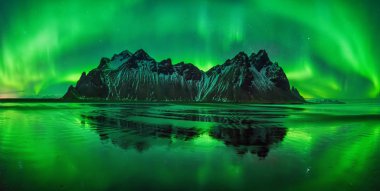 Stokksnes Beach Aurora
