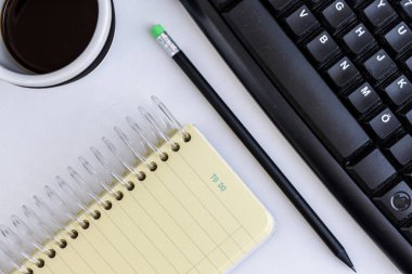 Çalışma alanı yeşil ve siyah