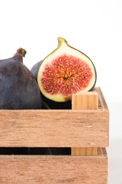 Figs in wooden bin — Stock Photo, Image