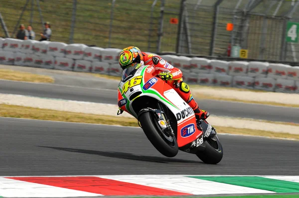 MUGELLO - ITALIA, 13 DE JULIO: Valentino Rossi, piloto italiano de Ducati, en el TIM MotoGP de Italia 2012, 13 de julio de 2012 — Foto de Stock