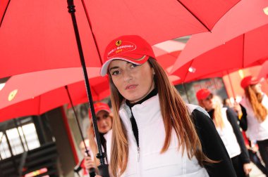 Mugello, bu Kasım 2011: Tanımlanamayan Pit Babe için padok fotoğraflarda Finali Mondiali Ferrari 2011 Mugello İtalya devre sırasında poz veriyor