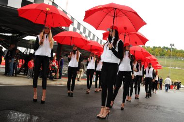 Mugello, bu Kasım 2011: Tanımlanamayan Pit Babe için padok fotoğraflarda Finali Mondiali Ferrari 2011 Mugello İtalya devre sırasında poz veriyor