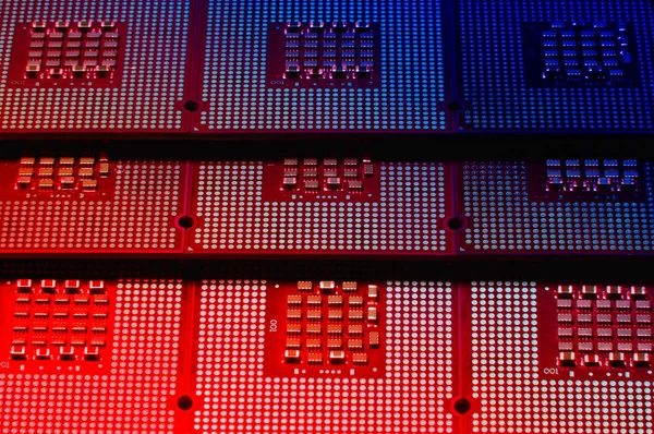 Procesory počítače zarovnané s abstraktní světelné efekty postprodukce, pozadí. — Stock fotografie