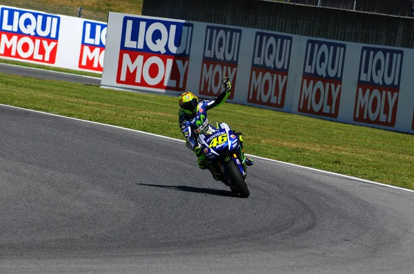 Mugello - Italië, mei 29-30: Italiaanse Yamaha rider Valentino Rossi in 2015 Tim Motogp van Italië op Mugello circuit op mei 29-30, 2015 — Stockfoto