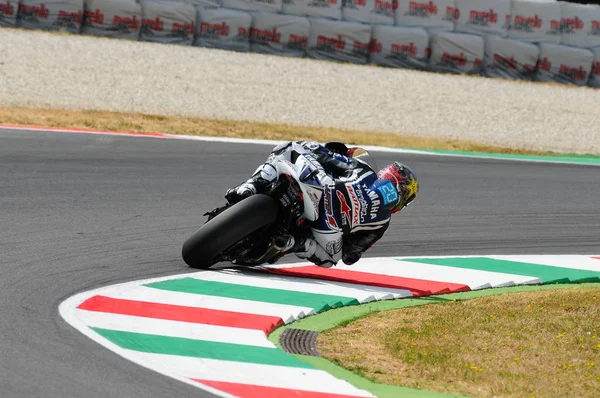 MUGELLO - ITÁLIA, JULHO 13: Cavaleiro espanhol da Yamaha Jorge Lorenzo vence o TIM MotoGP 2012 da Itália no circuito de Mugello em 13 de julho de 2012 — Fotografia de Stock