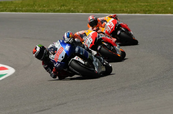 Mugello - Italy, 3 juni: Spaans Yamaha rider Jorge Lorenzo in de 2013 Tim Motogp van Italië op Mugello circuit op 3 juni 2013 — Stockfoto