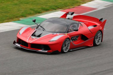 Mugello, İtalya - 6 Kasım 2015: Bilinmeyen sırasında Xx programları, Finali Mondiali Ferrari - Ferrari yarış günde devre Mugello, İtalya Ferrari Fxx K sürücüleri.