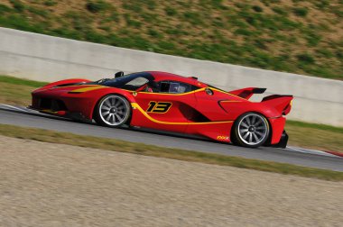 Mugello, İtalya - 6 Kasım 2015: Bilinmeyen sırasında Xx programları, Finali Mondiali Ferrari - Ferrari yarış günde devre Mugello, İtalya Ferrari Fxx K sürücüleri.