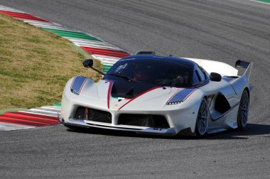 Mugello, İtalya - 6 Kasım 2015: Bilinmeyen sırasında Xx programları, Finali Mondiali Ferrari - Ferrari yarış günde devre Mugello, İtalya Ferrari Fxx K sürücüleri.